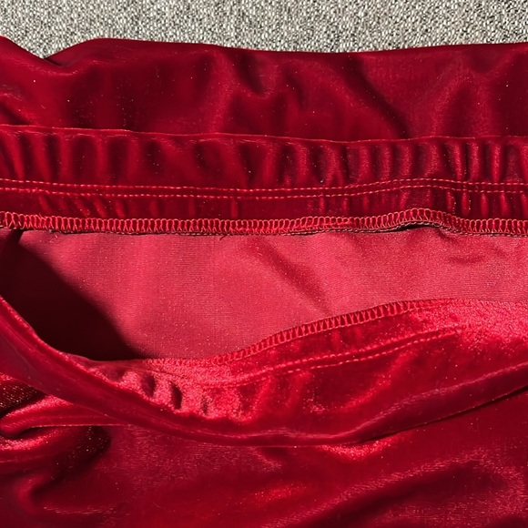 Red Velvet skirt - Picture 9 of 9